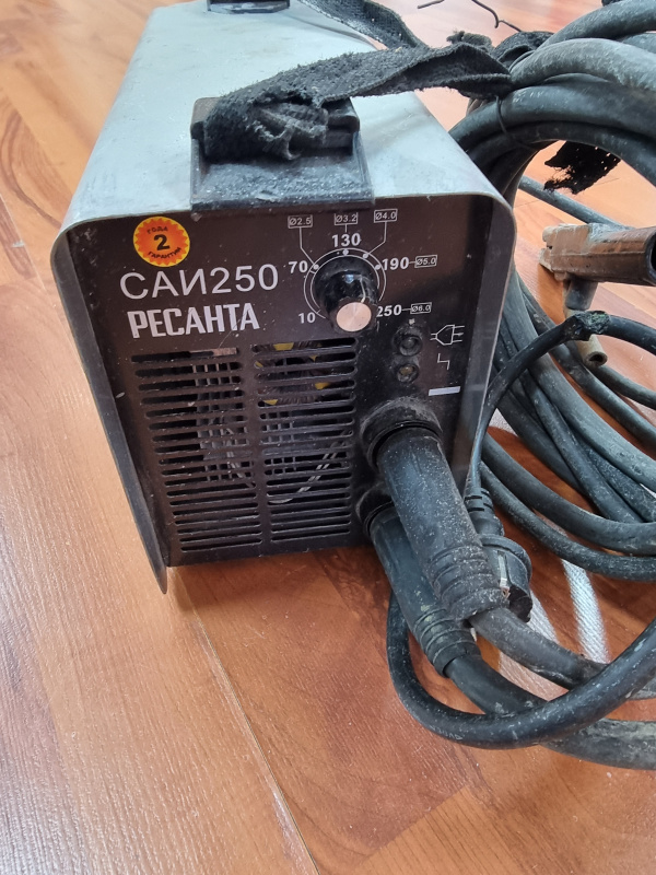 Инверторный полуавтомат (MIG-MAG) Ресанта 250А