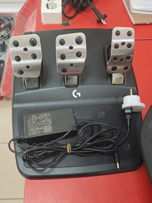 Руль Logitech G923