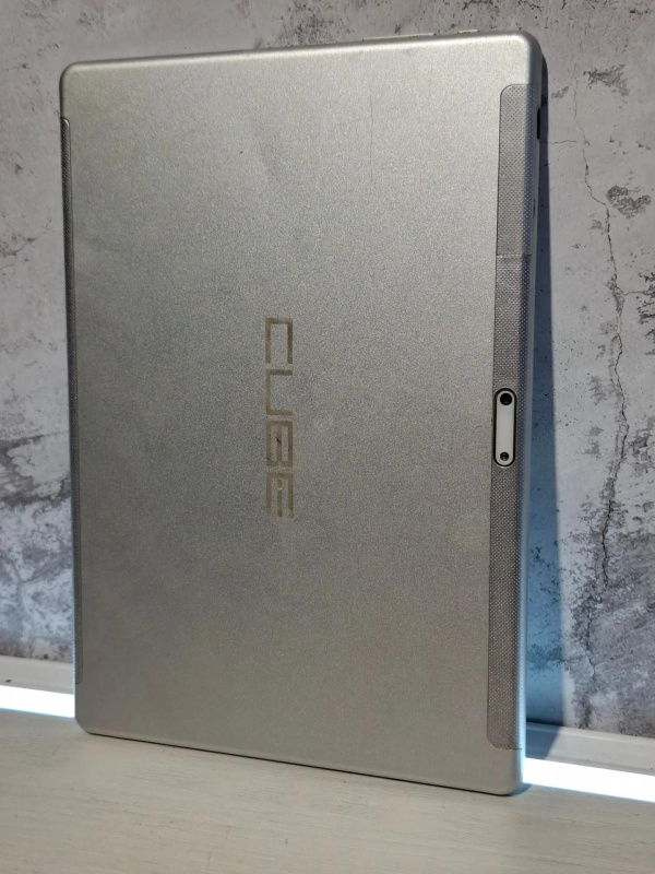 Планшет Cube T9