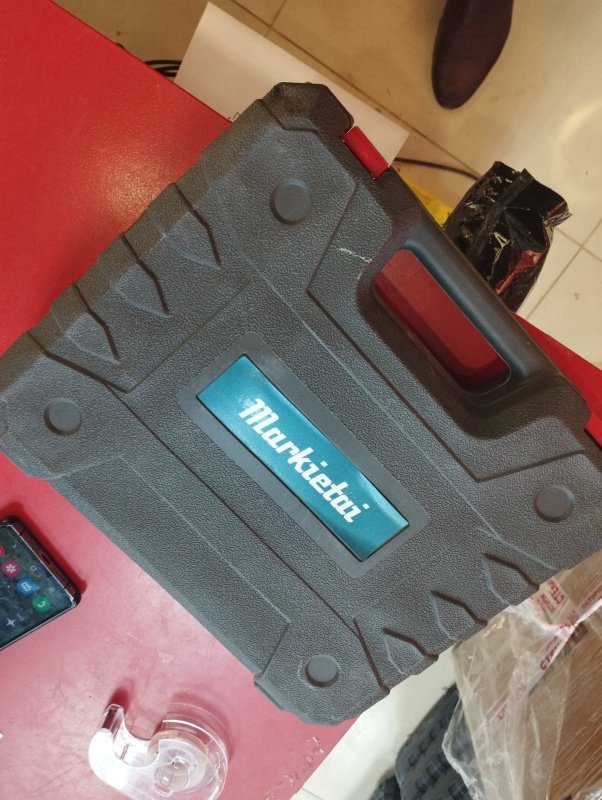 Шуруповерт Makita HP001GA101