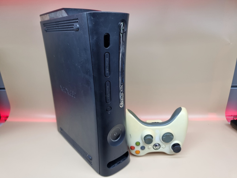 Игровая приставка Xbox 360